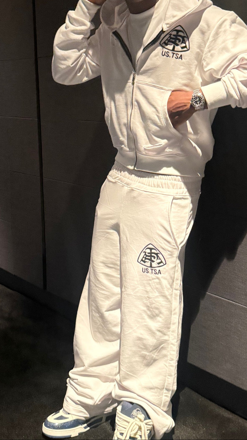 FROSTBITE ZIP UP